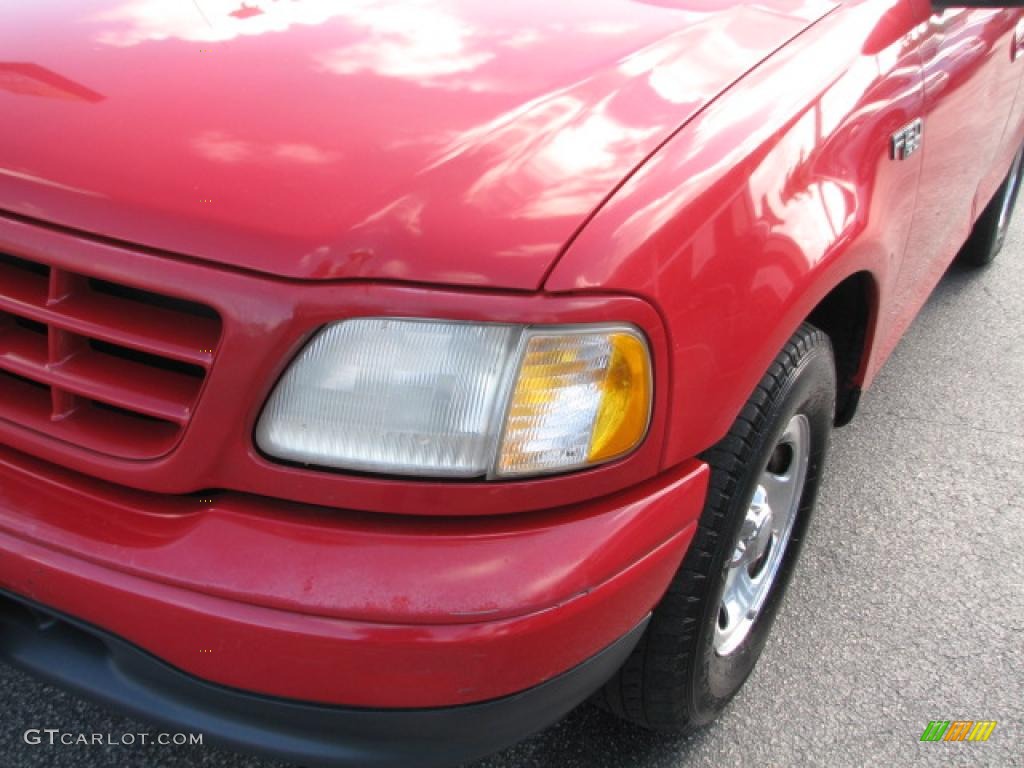 1999 F150 XL Regular Cab - Bright Red / Medium Graphite photo #4