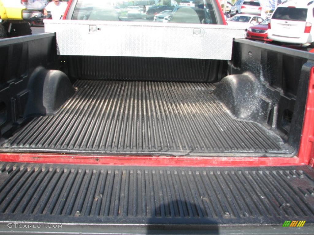1999 F150 XL Regular Cab - Bright Red / Medium Graphite photo #9