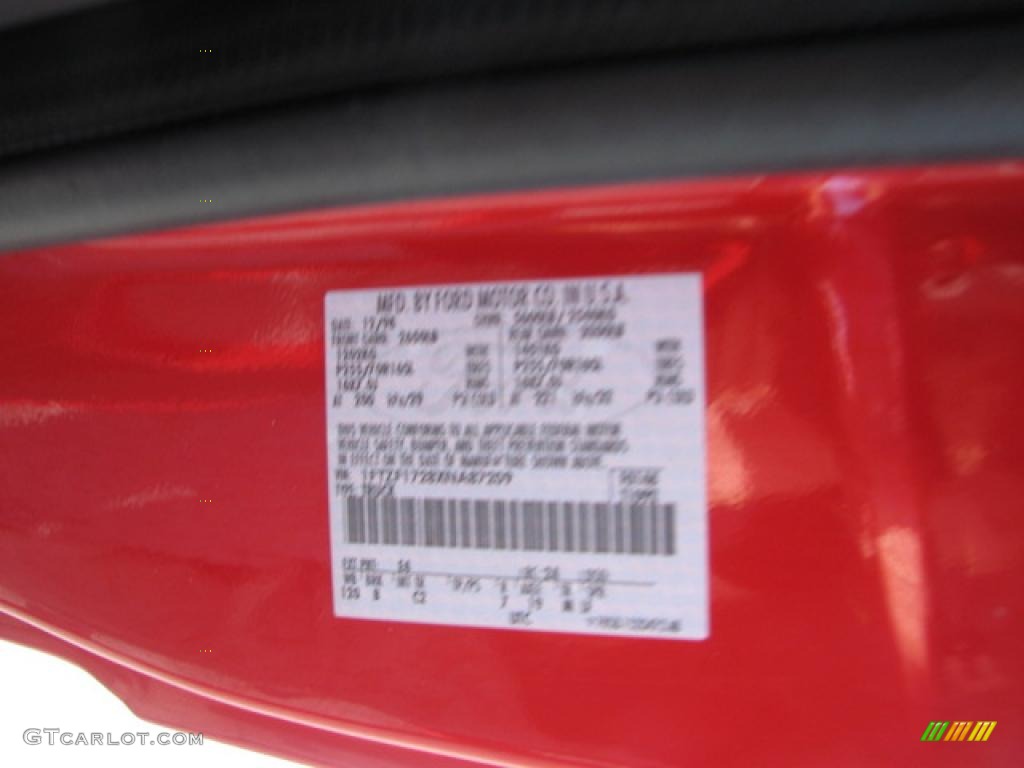 1999 F150 XL Regular Cab - Bright Red / Medium Graphite photo #16