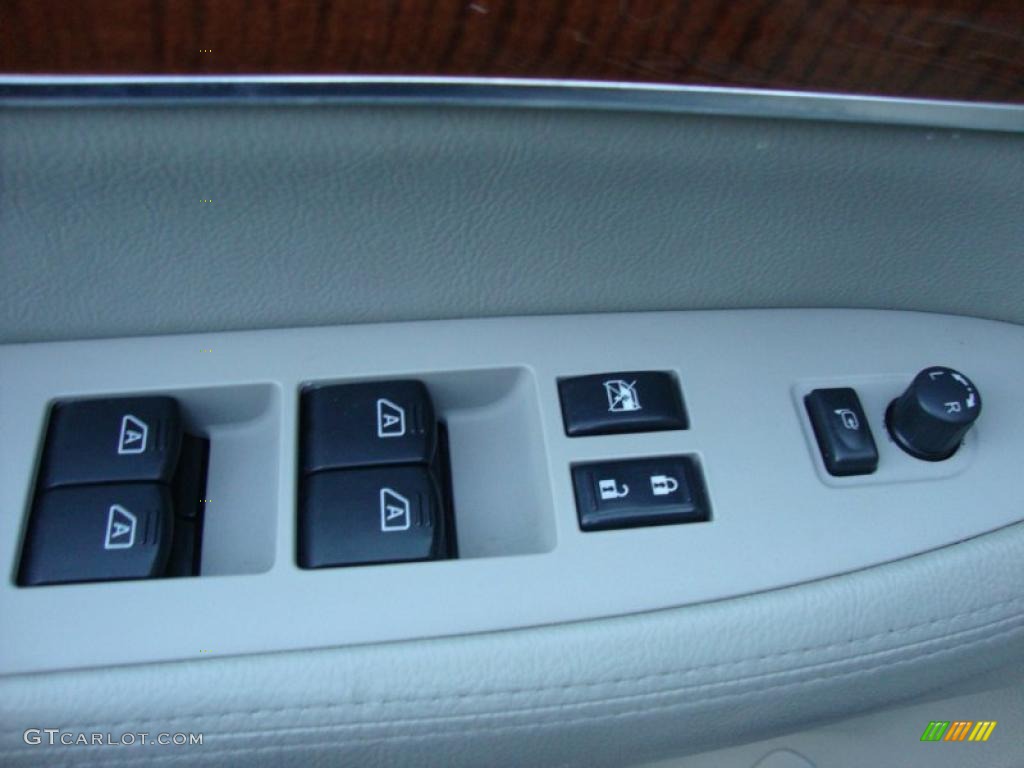 2008 Infiniti QX 56 4WD Controls Photo #39884740