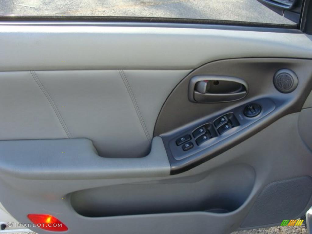 2004 Hyundai Elantra GT Sedan Gray Door Panel Photo #39885060
