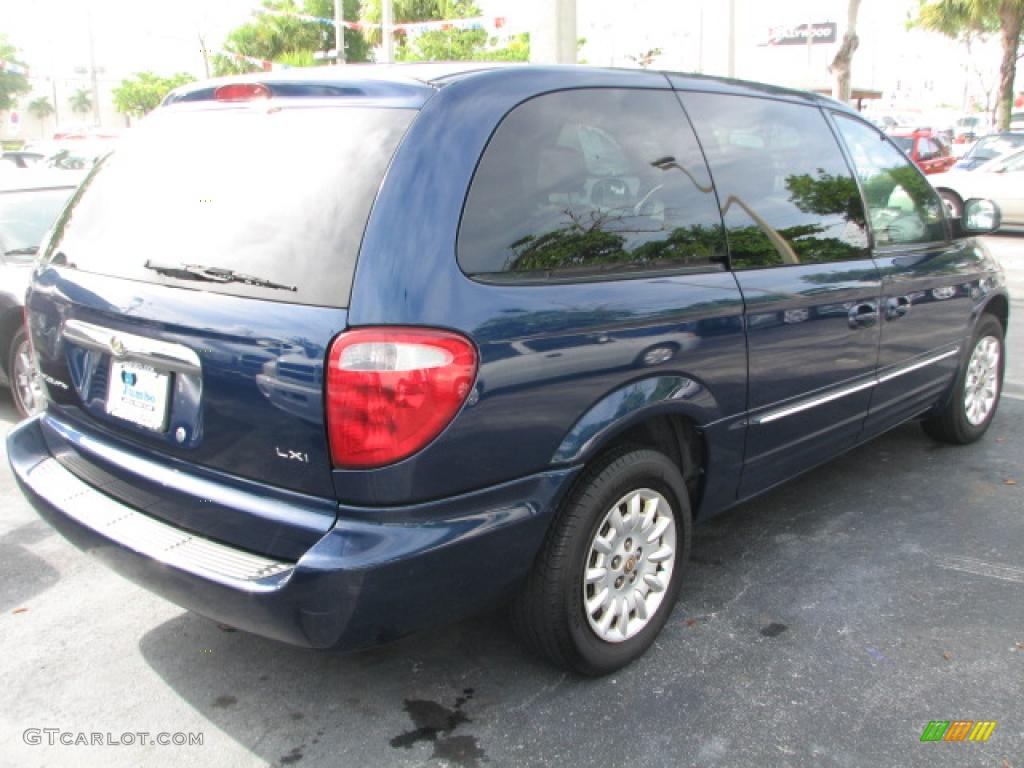 Patriot Blue Pearlcoat 2002 Chrysler Town & Country LXi Exterior Photo #39886936