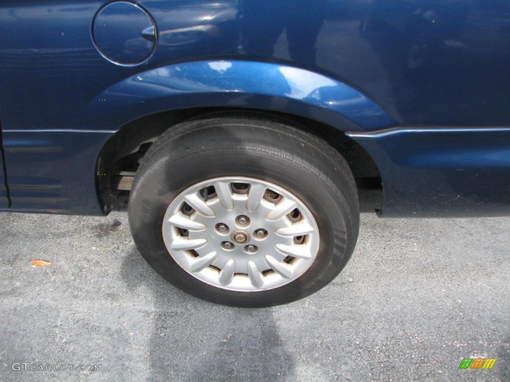 2002 Chrysler Town & Country LXi Wheel Photo #39886988