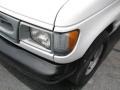 Oxford White - E Series Van E150 Commercial Photo No. 4