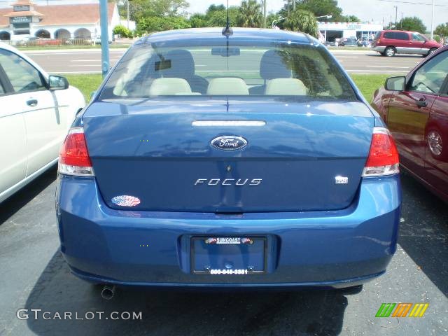 2009 Focus SE Sedan - Vista Blue Metallic / Medium Stone photo #4