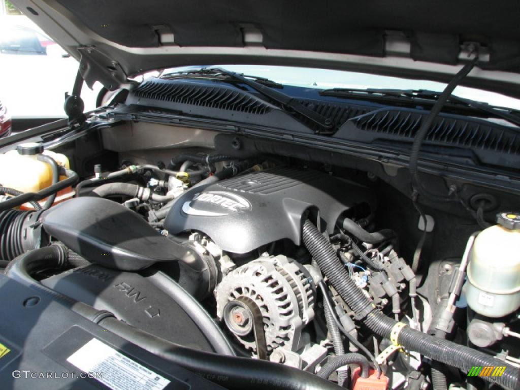 2001 Chevrolet Suburban 2500 LT Engine Photos