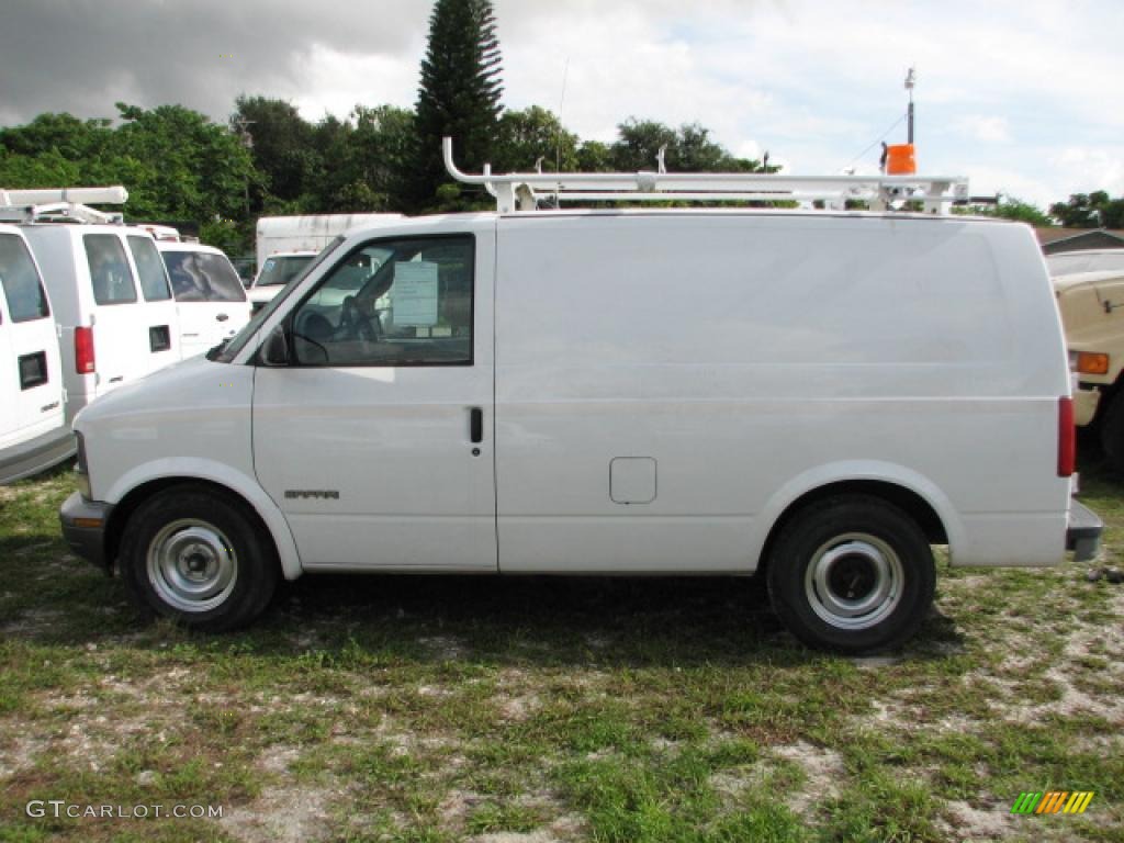 Ivory White 2000 GMC Safari Commercial Exterior Photo #39888216