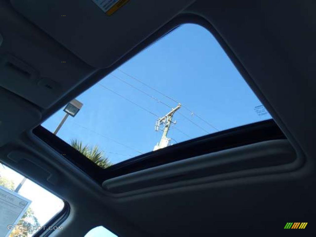 2011 Nissan Juke SV Sunroof Photo #39890161