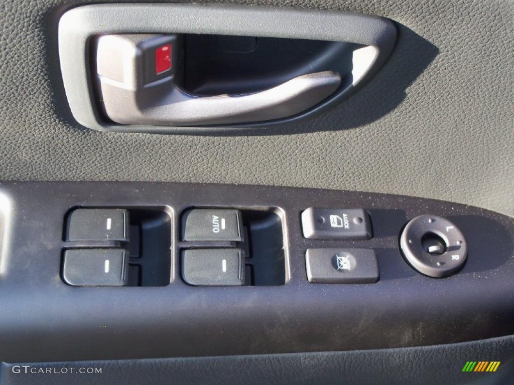 2011 Kia Soul + Controls Photo #39890956