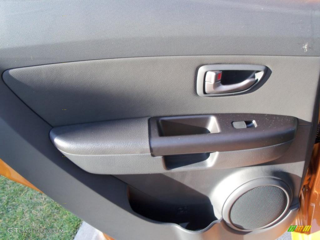2011 Kia Soul + Black Soul Logo Cloth Door Panel Photo #39890987