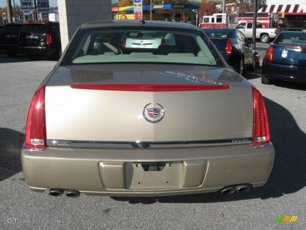 Light Cashmere Metallic 2006 Cadillac DTS Luxury Exterior Photo #39894739