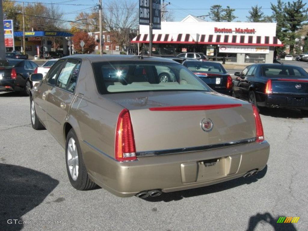 Light Cashmere Metallic 2006 Cadillac DTS Luxury Exterior Photo #39894767