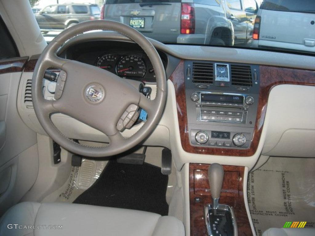 2006 Cadillac DTS Luxury Cashmere Dashboard Photo #39894831