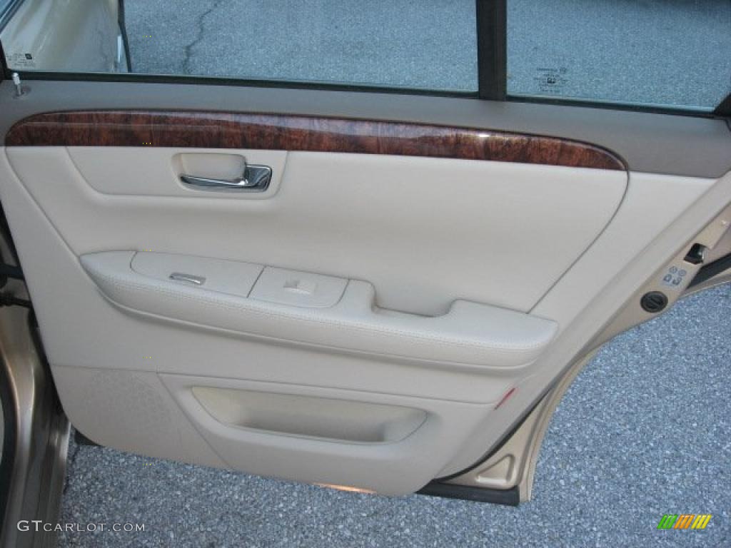 2006 Cadillac DTS Luxury Cashmere Door Panel Photo #39895007
