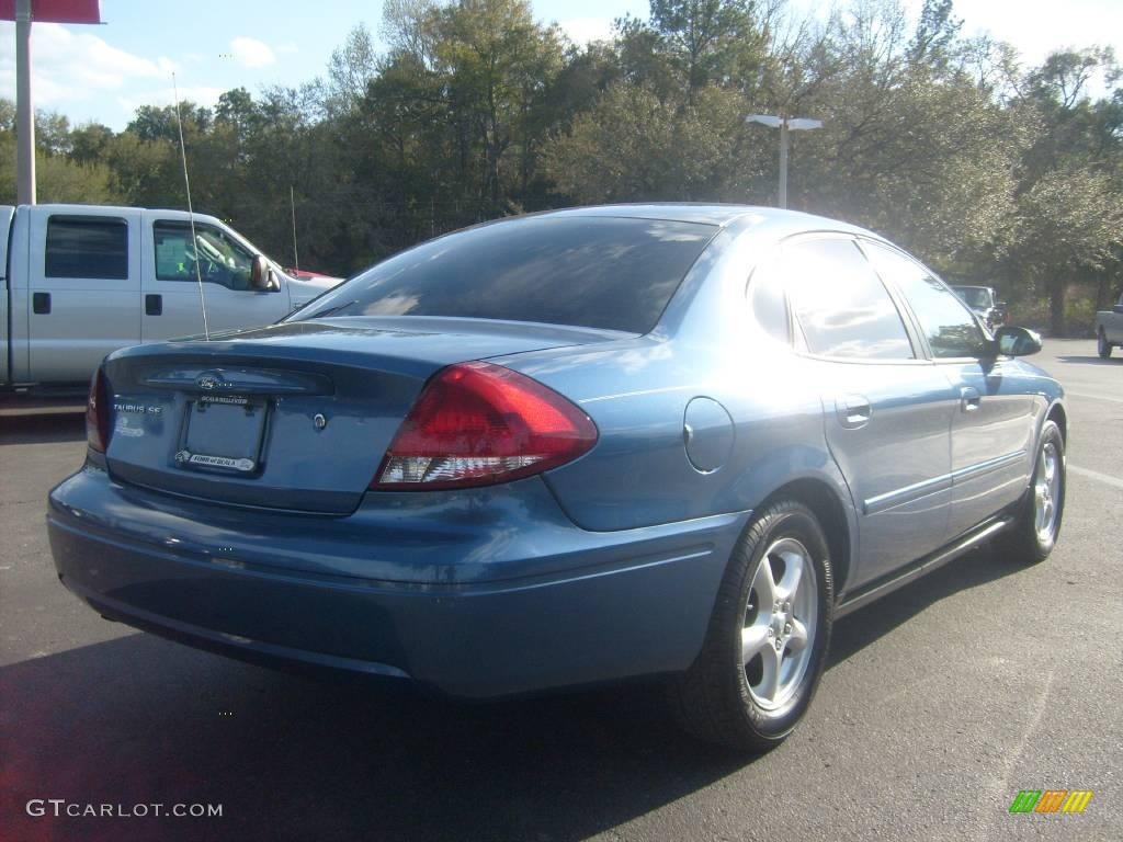 2004 Taurus SE Sedan - True Blue Metallic / Medium Graphite photo #3