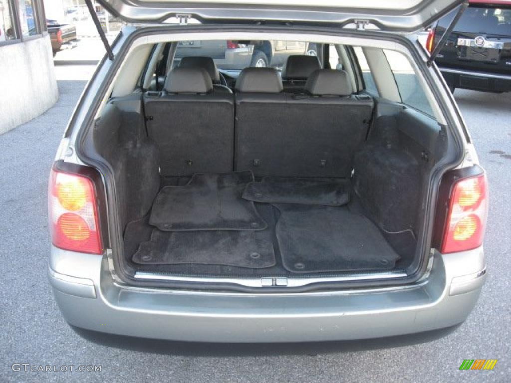 2004 Volkswagen Passat GLS 4Motion Wagon Trunk Photo #39896547