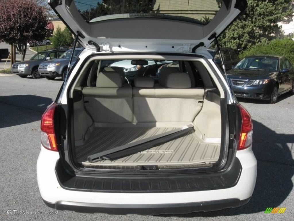 2009 Subaru Outback 3.0R Limited Wagon Trunk Photo #39897179