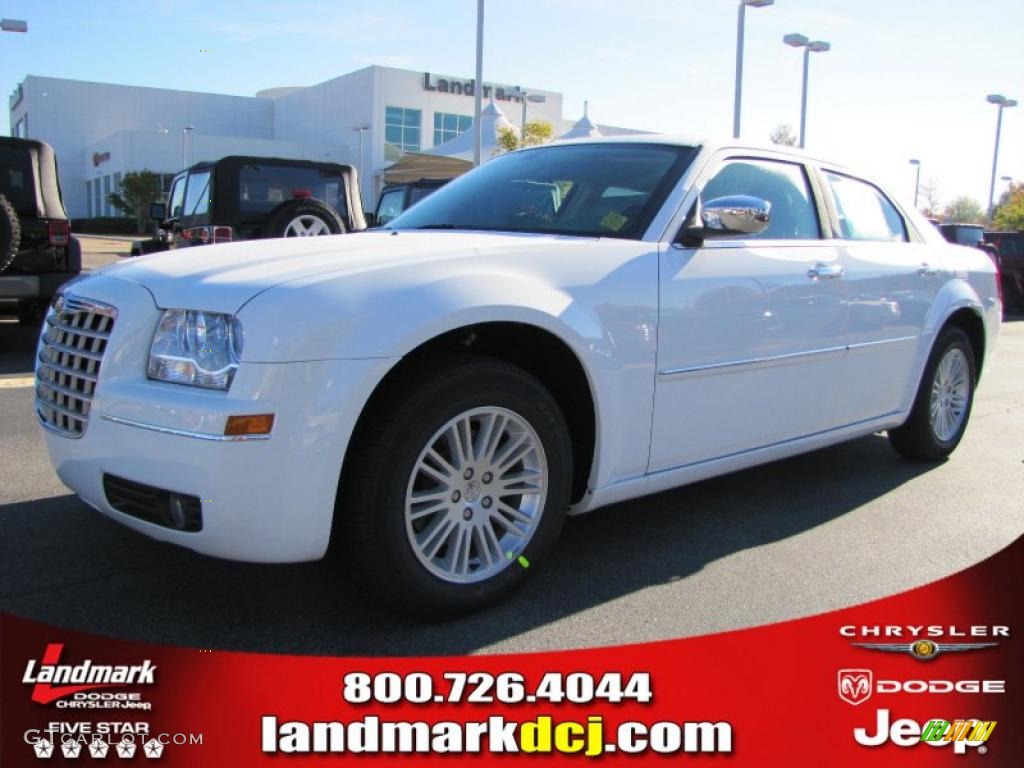 Bright White Chrysler 300