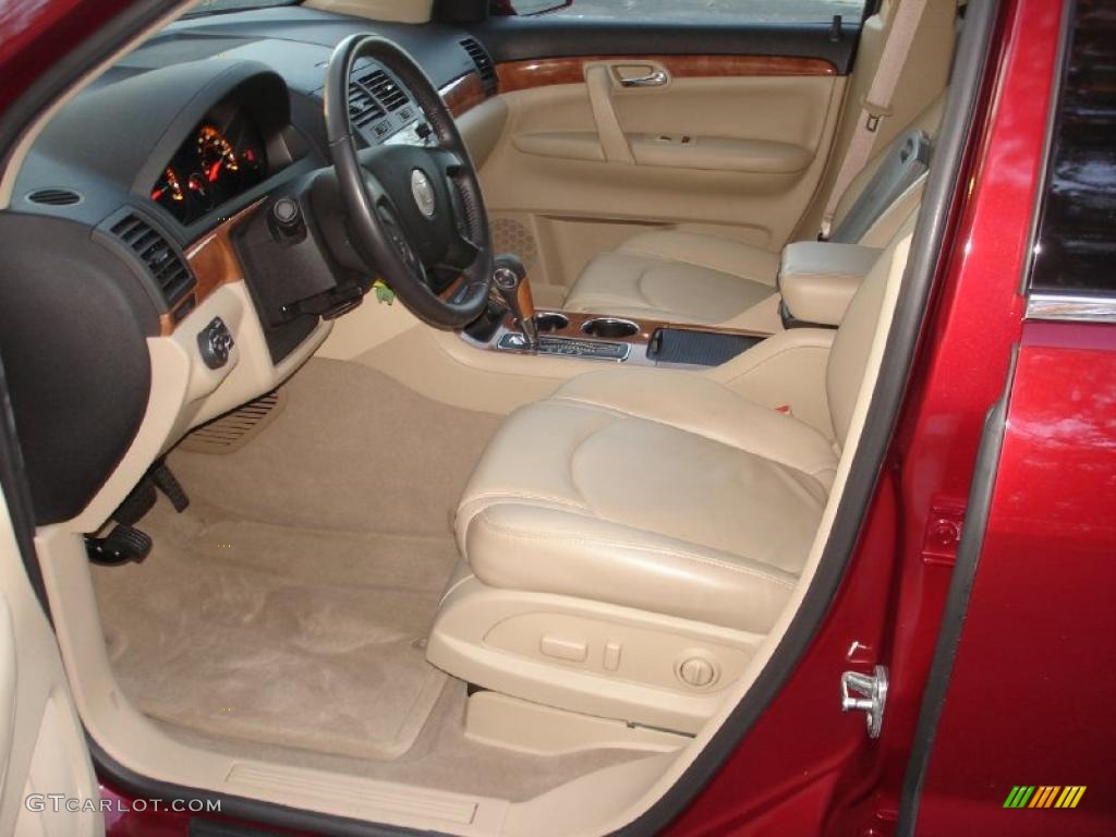 Tan Interior 2010 Saturn Outlook XR Photo #39897947