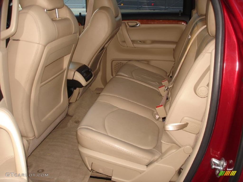 Tan Interior 2010 Saturn Outlook XR Photo #39897959
