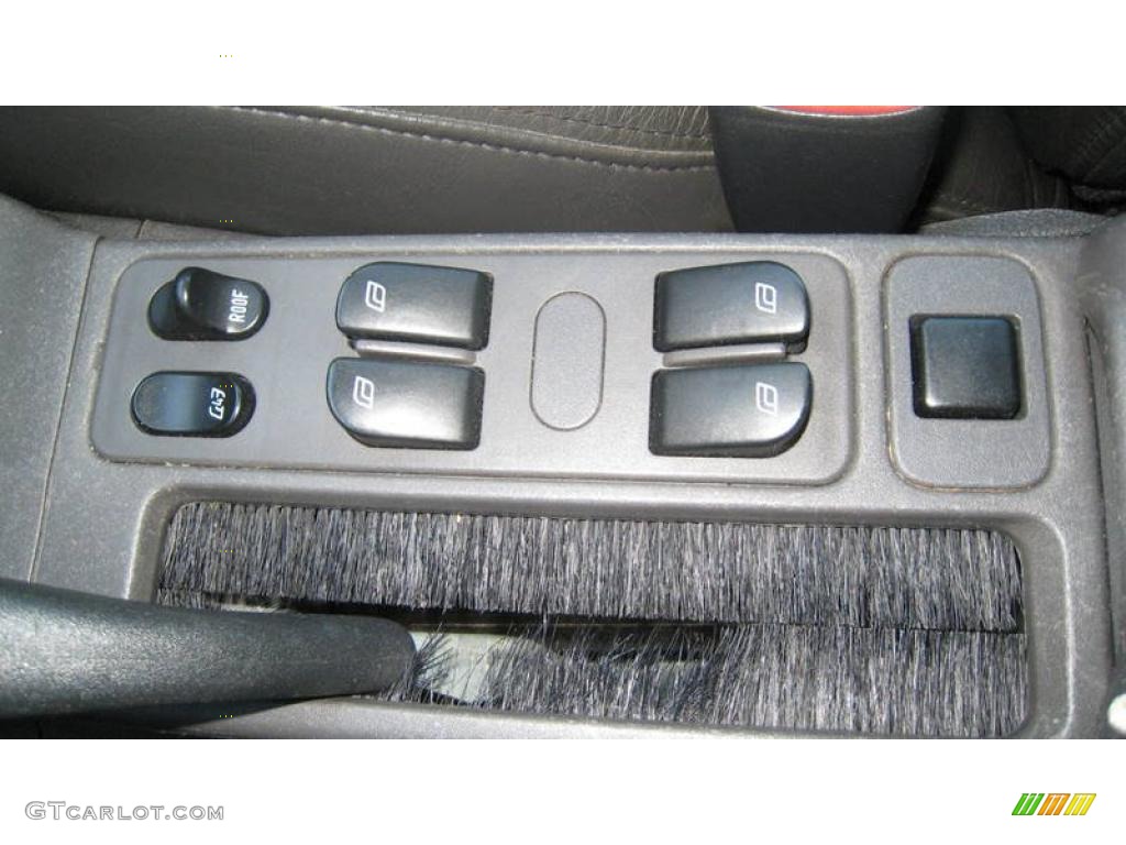 2001 Saab 9-3 SE Convertible Controls Photo #39898271