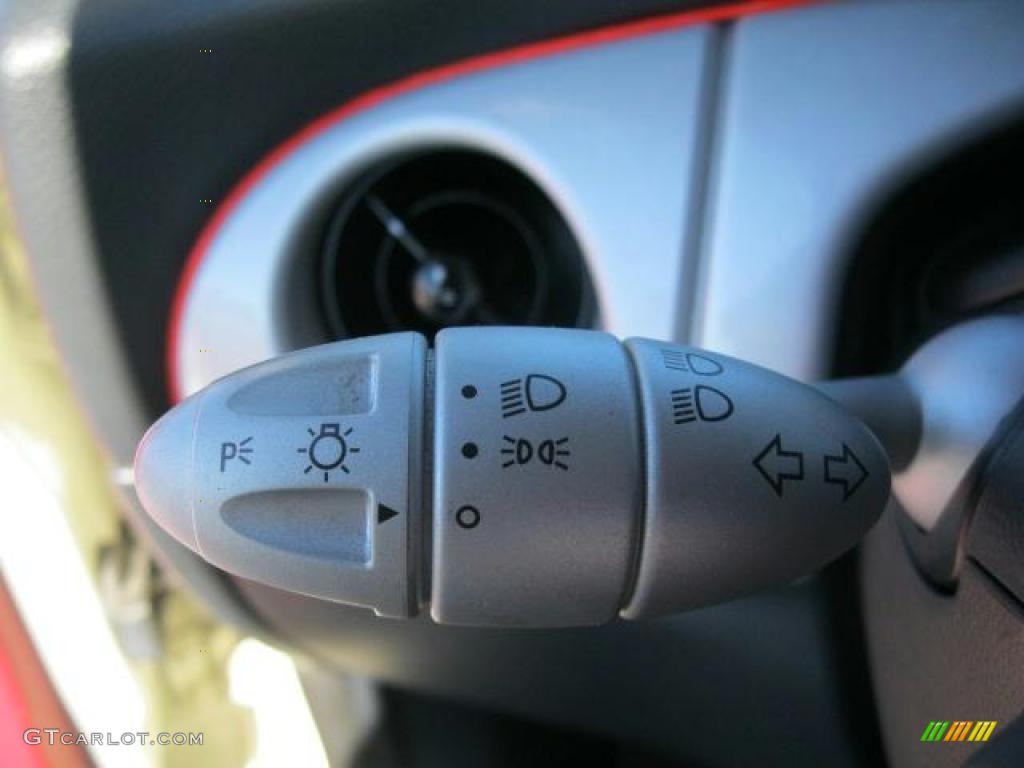 2003 Mini Cooper Hardtop Controls Photo #39899659