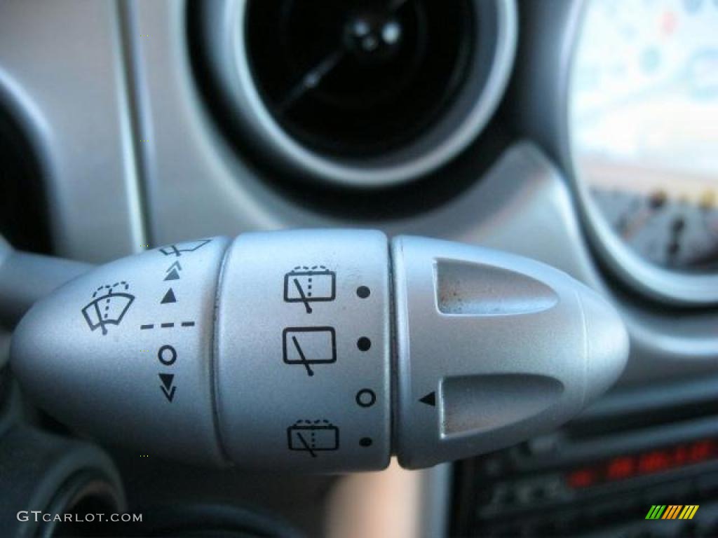 2003 Mini Cooper Hardtop Controls Photo #39899663