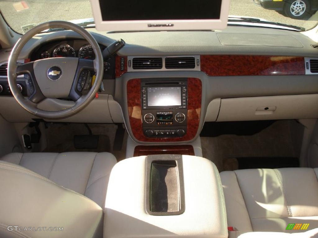 2007 Tahoe LTZ 4x4 - Summit White / Light Cashmere/Ebony photo #12