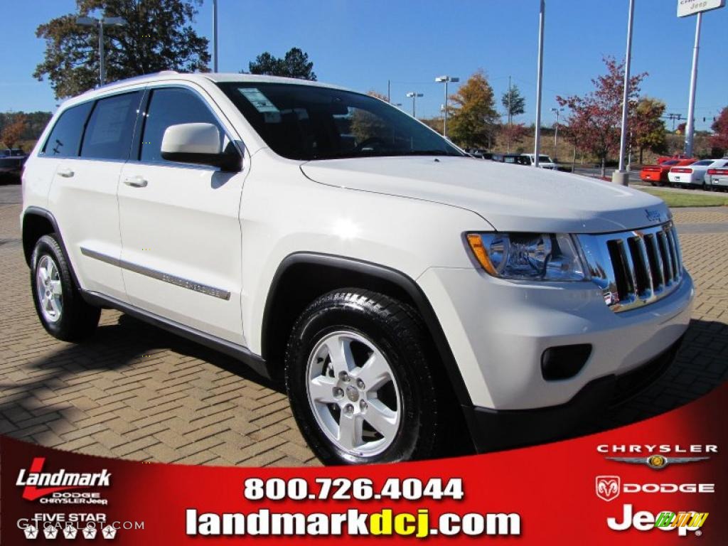 2011 Grand Cherokee Laredo - Stone White / Black photo #4