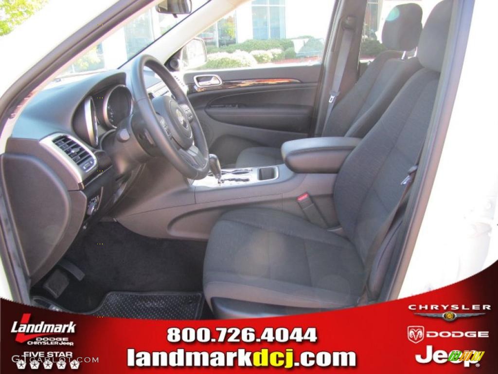 2011 Grand Cherokee Laredo - Stone White / Black photo #6