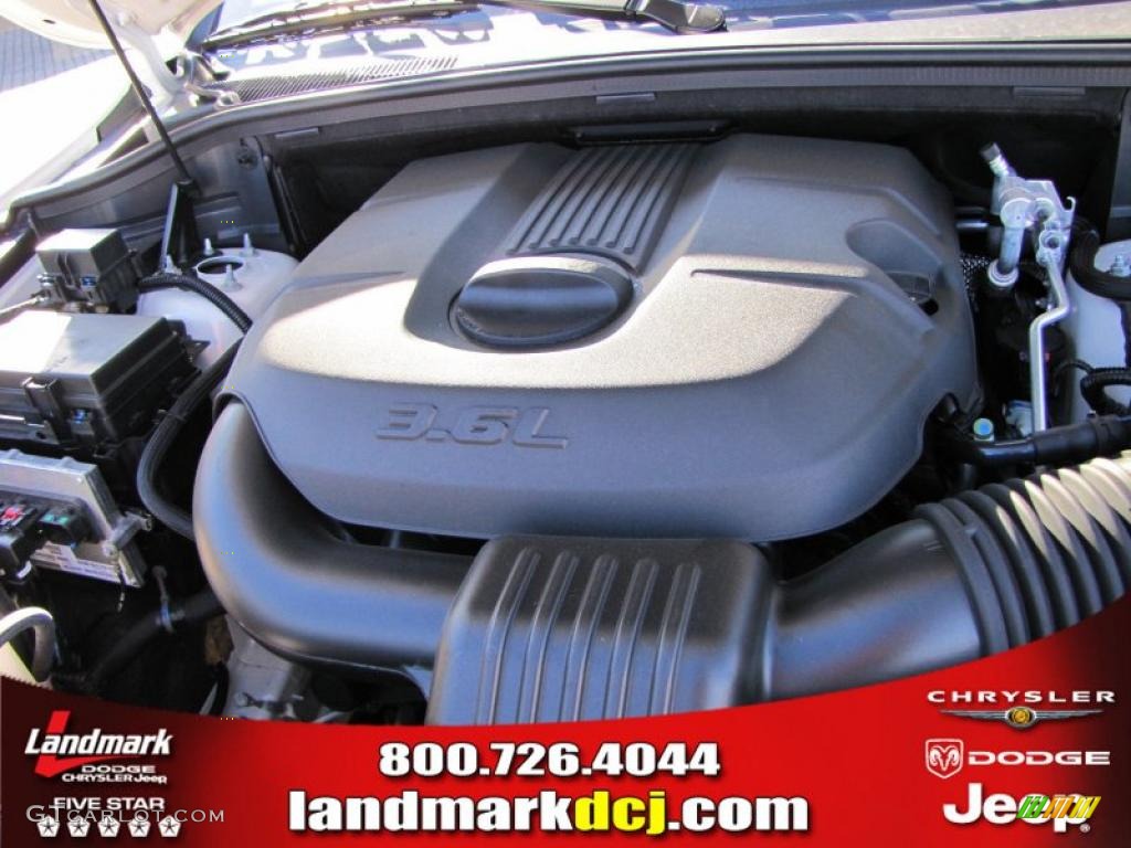 2011 Grand Cherokee Laredo - Stone White / Black photo #12
