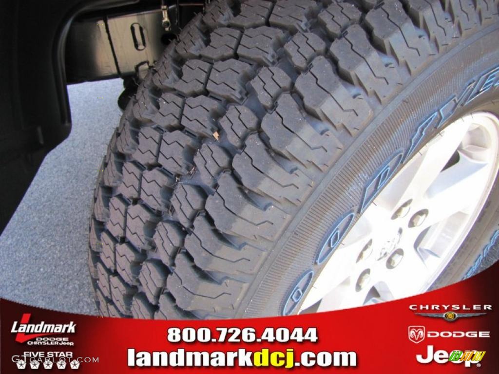 2011 Ram 1500 SLT Outdoorsman Crew Cab 4x4 - Hunter Green Pearl / Dark Slate Gray/Medium Graystone photo #14
