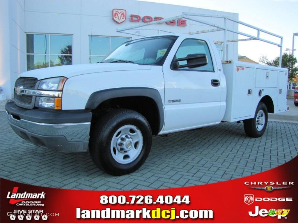 2004 Silverado 2500HD Regular Cab Chassis - Summit White / Dark Charcoal photo #1