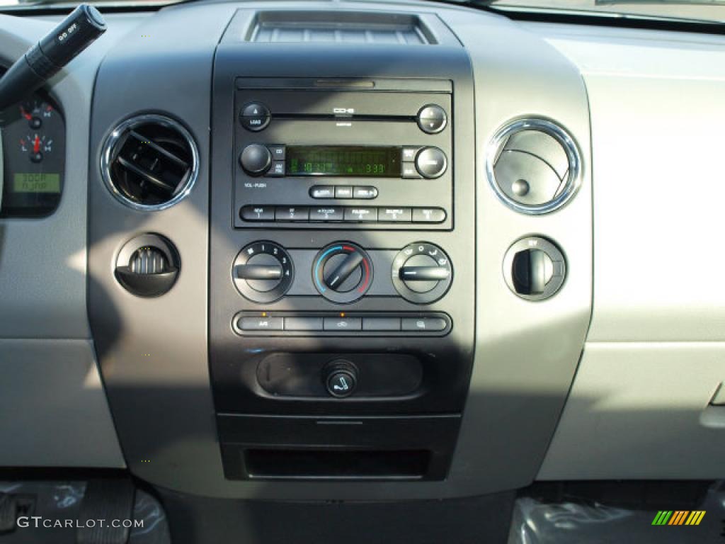 2006 Ford F150 XLT SuperCab Controls Photo #39904475