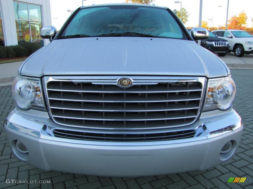 Bright Silver Metallic 2009 Chrysler Aspen Limited Exterior Photo #39905043