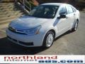 White Suede - Focus SE Sedan Photo No. 2