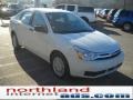 White Suede - Focus SE Sedan Photo No. 4