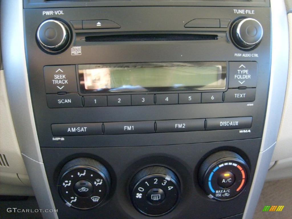 2010 Toyota Corolla LE Controls Photo #39905139