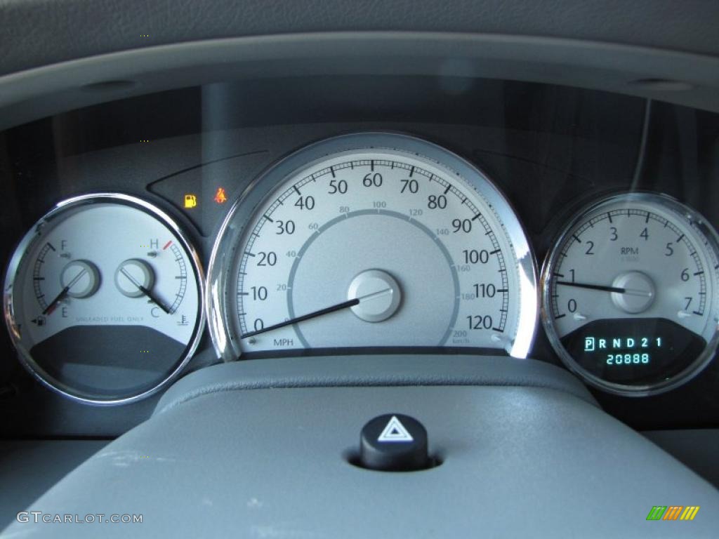 2009 Chrysler Aspen Limited Gauges Photo #39905291