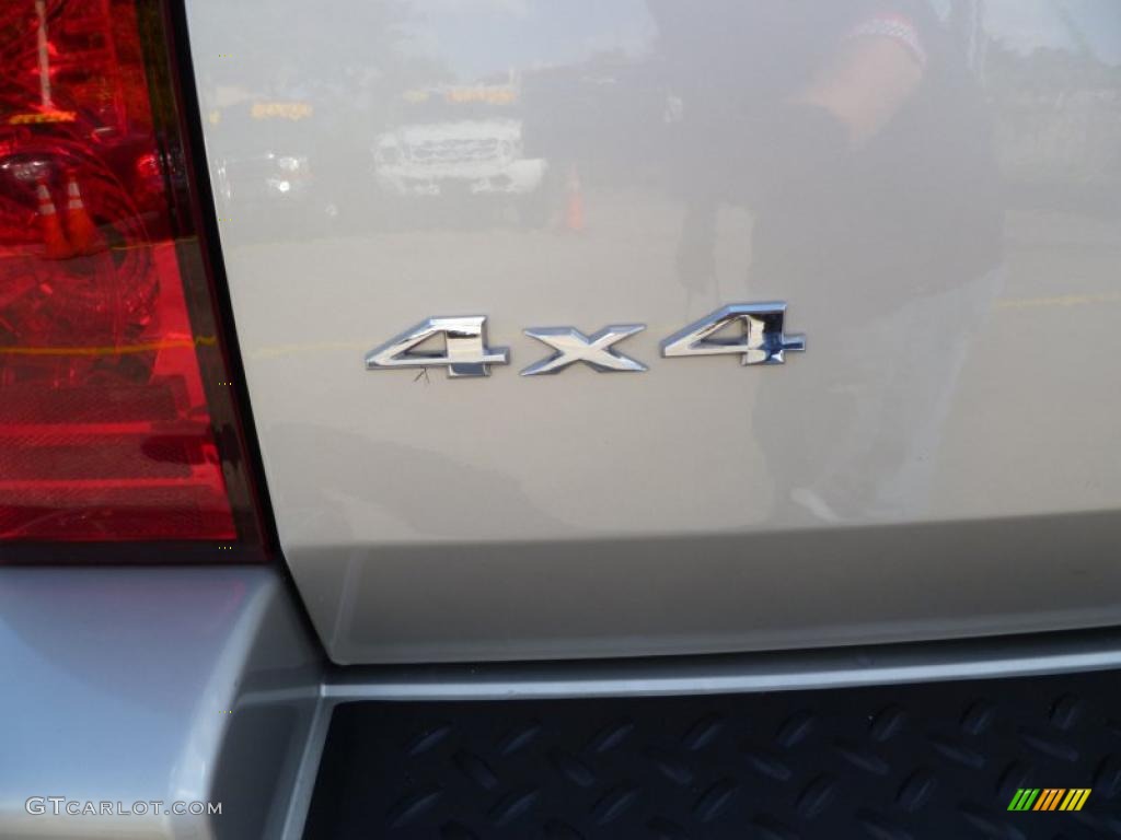 2006 Jeep Commander 4x4 Marks and Logos Photo #39906343