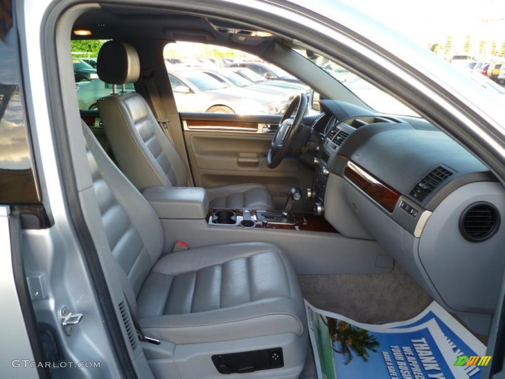 Kristal Gray Interior 2004 Volkswagen Touareg V6 Photo #39906555