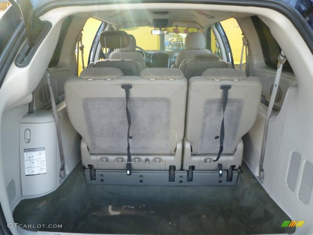 2005 Dodge Grand Caravan SXT Trunk Photo #39906747