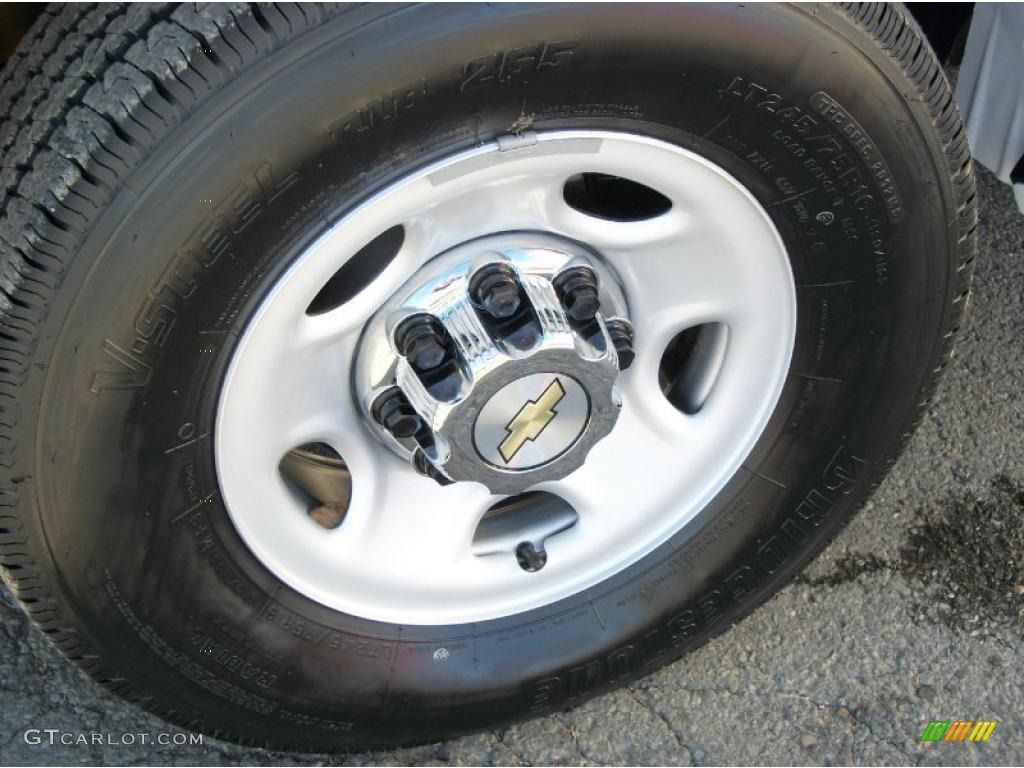 2011 Chevrolet Express 3500 Cargo Van Wheel Photo #39907163