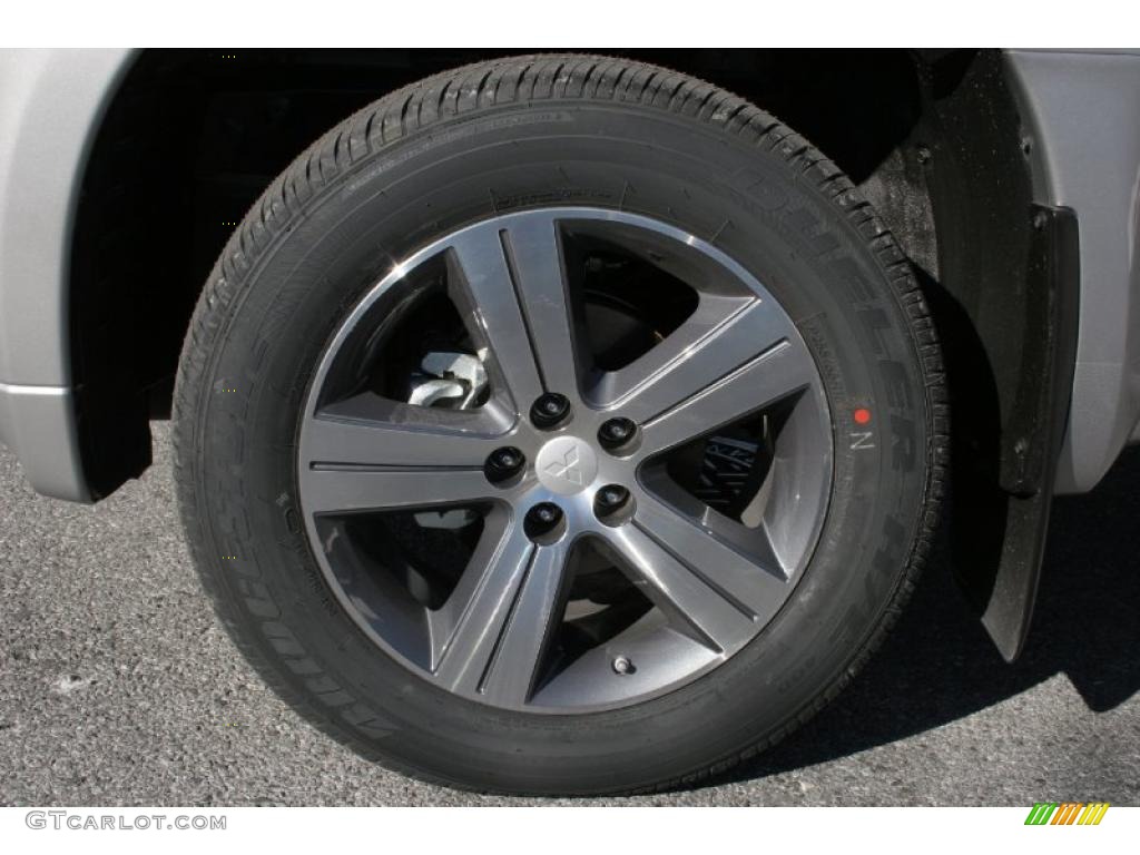 2011 Mitsubishi Endeavor SE AWD Wheel Photos