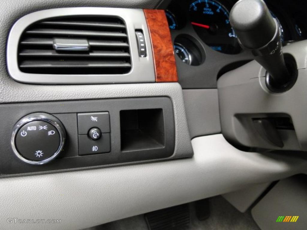 2008 Chevrolet Avalanche LTZ Controls Photo #39911011