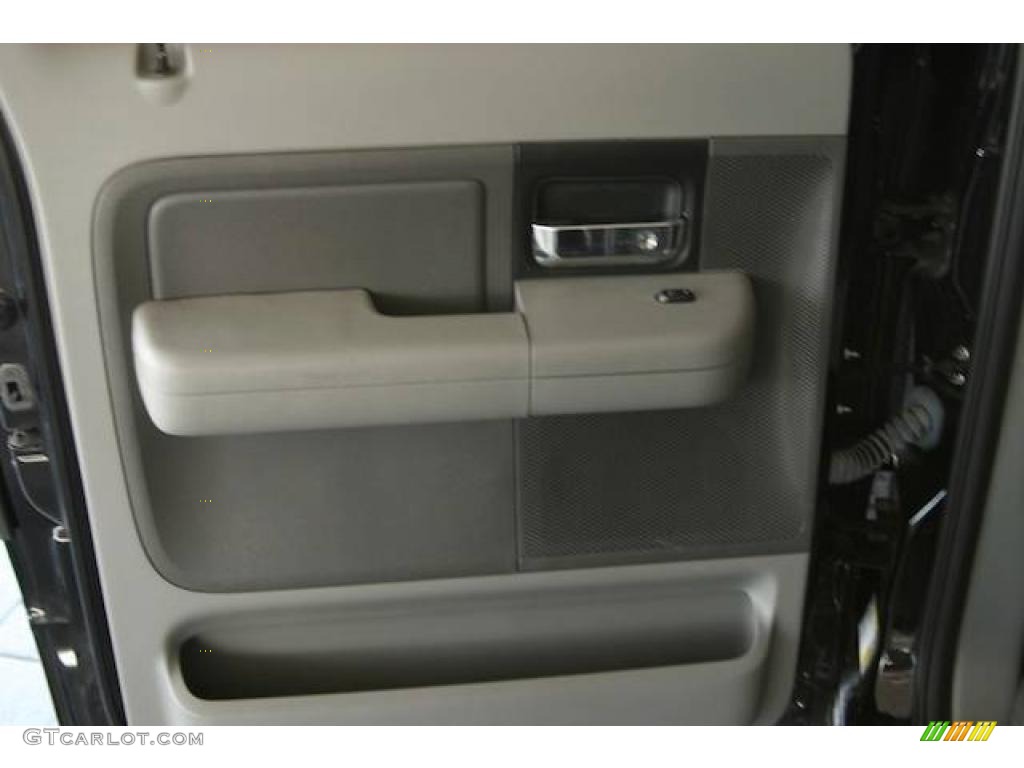 2006 F150 XLT SuperCrew - Black / Medium/Dark Flint photo #29