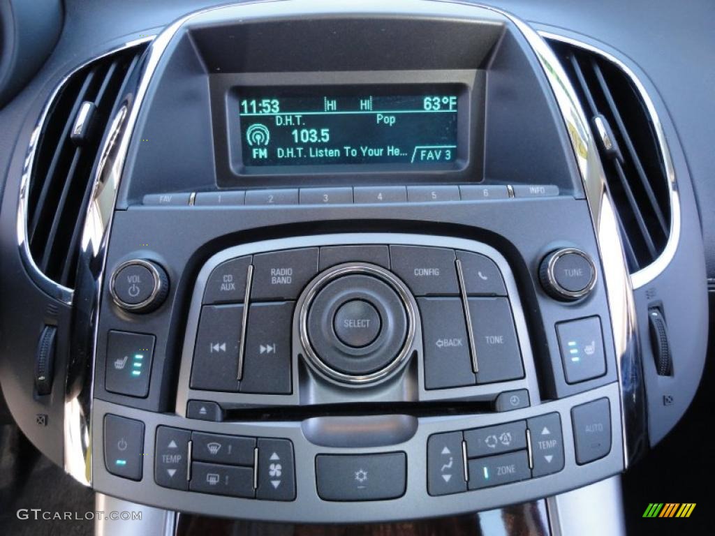 2010 Buick LaCrosse CXL Controls Photo #39915191