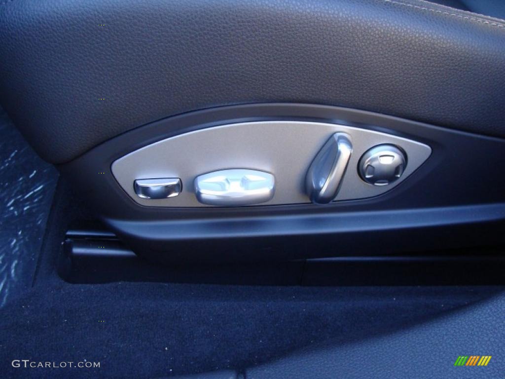 2011 Porsche Panamera 4 Controls Photo #39915983