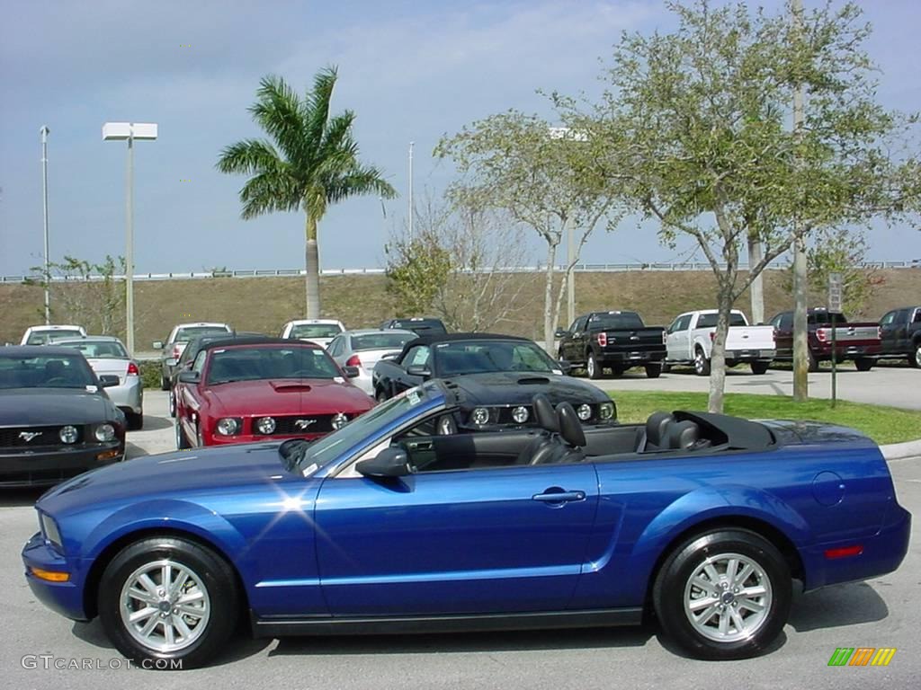 2006 Mustang V6 Premium Convertible - Vista Blue Metallic / Dark Charcoal photo #6