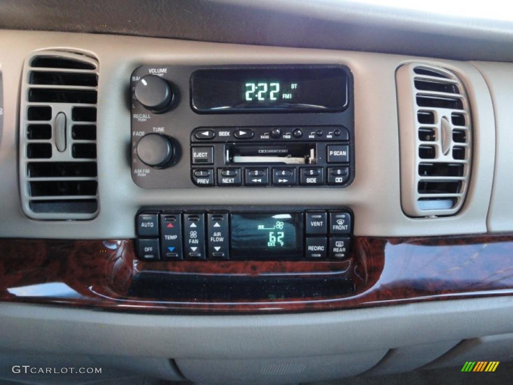 1997 Buick Park Avenue Sedan Controls Photo #39916759